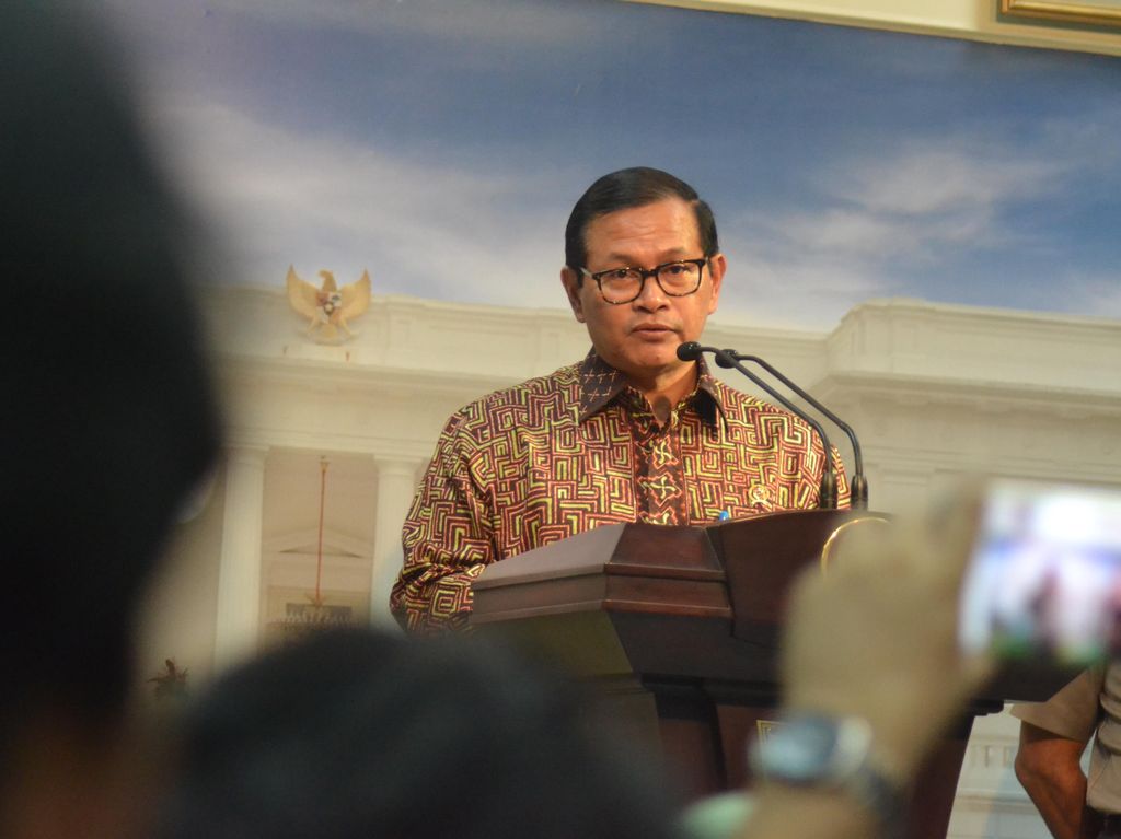 Seskab: Nikahan Kahiyang Sederhana, Lihat Saja Karpetnya Ngelupas